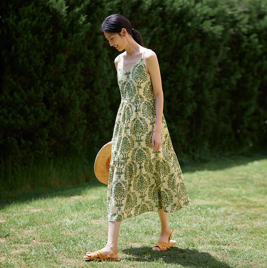 茧墨 绿野仙踪度假风带胸垫吊带裙 简单舒适 商品图5