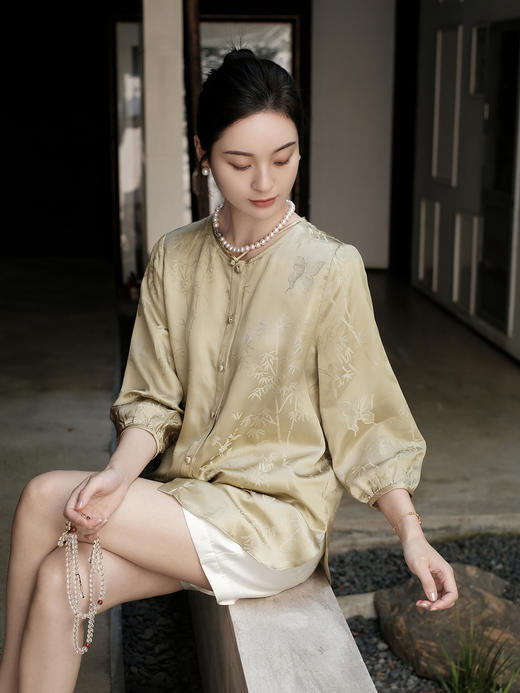 微瑕秒杀 |盛唐婧 |提花真丝缎七分袖气质上衣-绿色[特价品](特殊商品不退不换) 商品图5