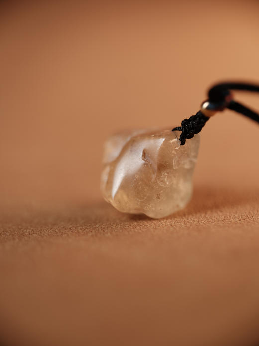 积分兑换：利比亚黄金玻璃陨随型原石吊坠 随机发【小】 商品图0