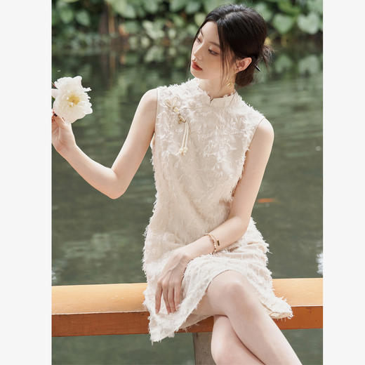 新中式国风流苏肌理剪花连衣裙女无袖收腰A摆连衣裙V1741526/V0050538 商品图0