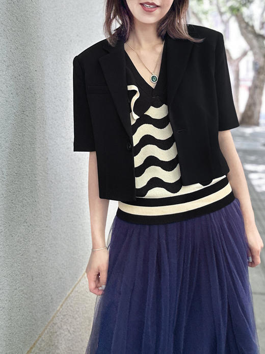 TYNVIE 波浪纹针织背心 - 黑条纹 商品图8