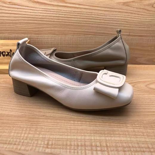 豪行2023年春季新品时尚休闲真皮浅口方跟女单鞋23120952 商品图2