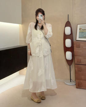 今日穿搭：新中式国风经典装，秒变小仙女