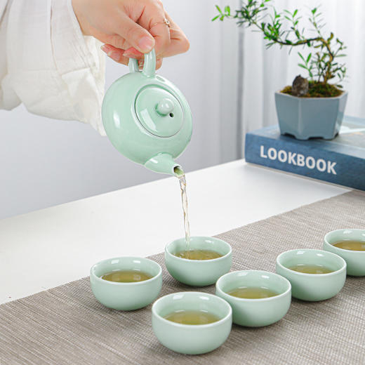 【送礼佳选❗️青瓷鲤鱼茶器】一壶六杯功夫茶整套茶具礼盒瓷质细腻釉色温润锦鲤图案寓意吉祥父亲节礼品新年礼盒年货礼盒 商品图1