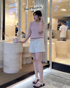 今日穿搭：极具高级感的恬静淡雅装，贵气名媛风