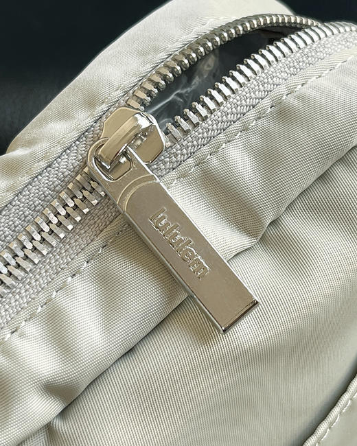 现货 THS 5.25-无 lulu家 在售款Wunderlust斜挎包 夏季必备方便休闲小包 3色 CQ1321 商品图5