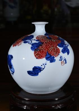 青花釉里红大吉大利赏瓶