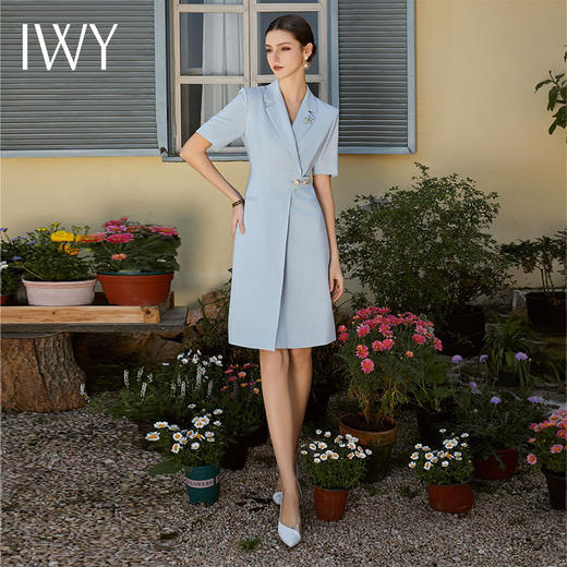 IWY/天蓝色西装连衣裙女气质中长款不规则西装裙浅色美容院工作服Q1132 商品图4