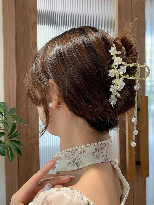 【家居百货】小仙女们必入超仙【新中式·茉莉花流苏抓夹】水钻高级感发夹盘发鲨鱼发饰！年年岁岁花相似！岁岁年年人不同 商品图7
