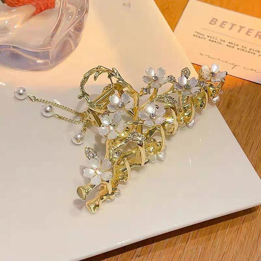 【家居百货】小仙女们必入超仙【新中式·茉莉花流苏抓夹】水钻高级感发夹盘发鲨鱼发饰！年年岁岁花相似！岁岁年年人不同 商品图13