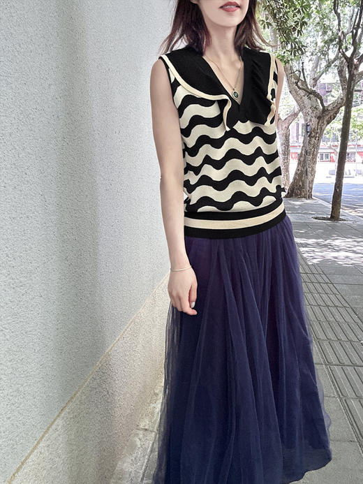 TYNVIE 波浪纹针织背心 - 黑条纹 商品图6