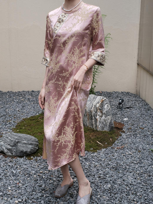 盛唐婧 |提花真丝缎粉黛佳人连衣裙 商品图4