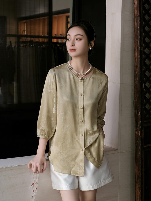 微瑕秒杀 |盛唐婧 |提花真丝缎七分袖气质上衣-绿色[特价品](特殊商品不退不换) 商品图4