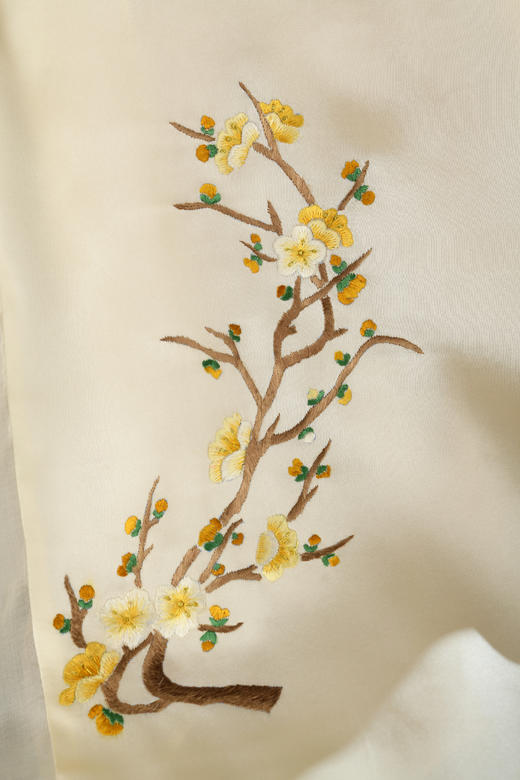 真丝长巾—傲雪繁花 商品图5