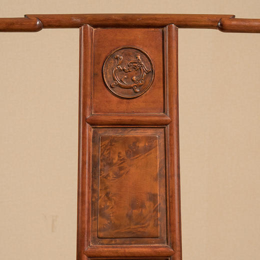 清 黄杨木嵌瘿木三攒靠背螭龙纹四出头官帽椅成套（两椅一几） 商品图1