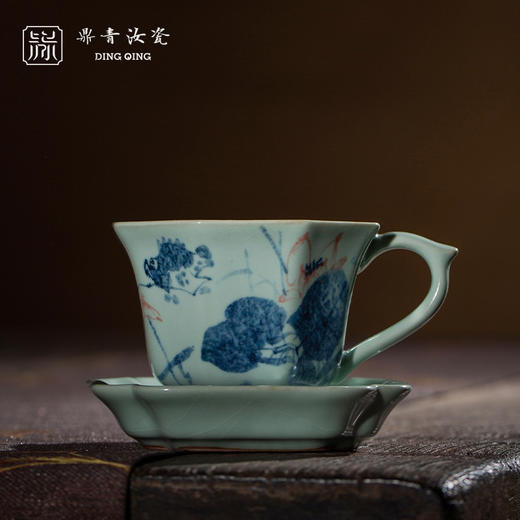 问鼎鼎青青花八方咖啡杯碟组（荷花桂鱼） 商品图0