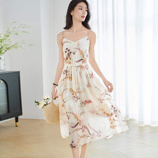 米思阳2025夏季新款莱赛尔天丝面料轻薄透气吊带裙时尚印花连衣裙2189 商品图0