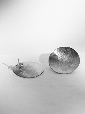 AWU｜中P-EM 银 Petal Studs 25mm [ 瓣 耳钉 ]