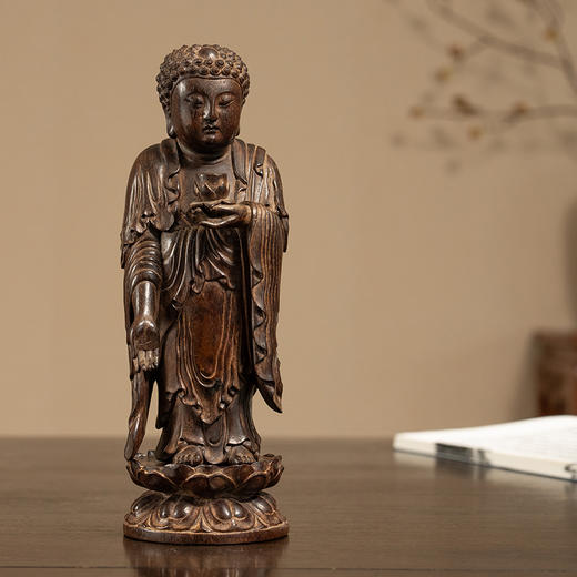 清 紫檀木雕释迦摩尼佛像 商品图0