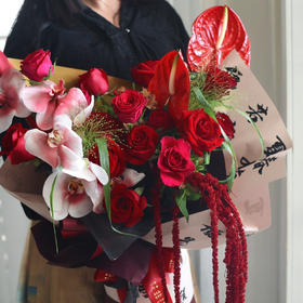 《好时节》蝴蝶结红掌国风红色花束