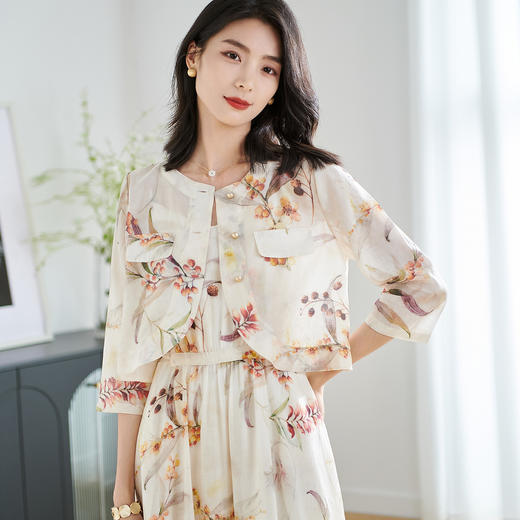 米思阳2025夏季新款莱赛尔天丝面料轻薄透气短外套时尚印花七分袖上衣2621 商品图2