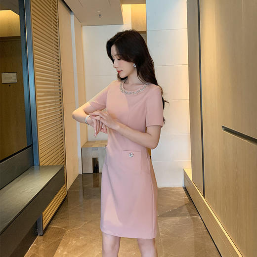 [奢姿轻奢系列]大码女装2026夏季钉珠装饰裙子胖妹妹时尚连衣裙8942860056 商品图0