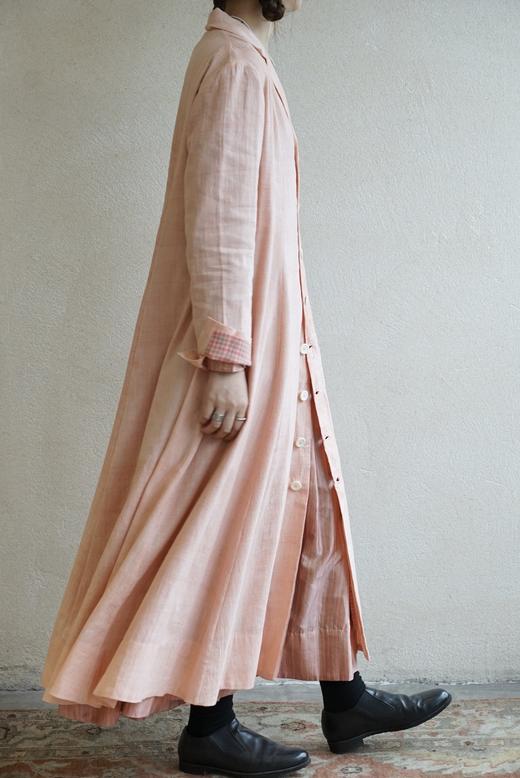 MAKU textiles｜桃粉色衬衫领单排扣中长款古典连衣裙 商品图3