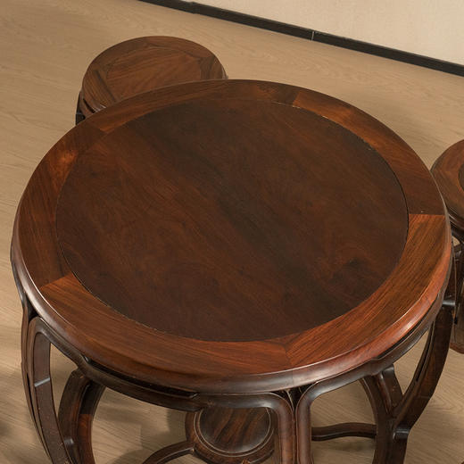 二十世纪 红木打洼鼓墩形圆台鼓凳成套（一桌五凳） 商品图1