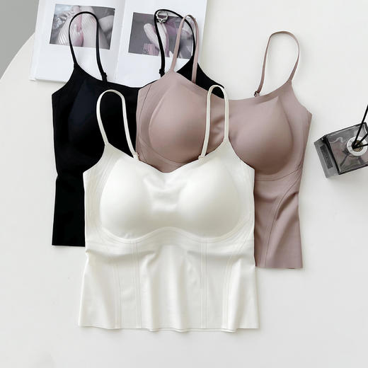 老米优品/ 满满心动~❤《无痕一体半固定杯外穿吊带背心》果冻条软支撑，免文胸！可单穿可外搭  时尚度直接拉满 ！DD240524B 商品图1