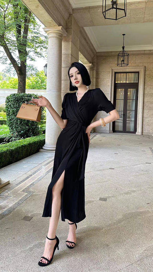 V领腰褶皱净色桑蚕丝短袖连身裙 9522200069 商品图1