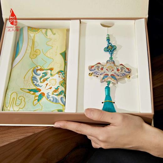 SAINTJOY/上久楷礼盒 春江吟  真丝方巾FJS23078-1   宋锦挂件 SPS23A07 商品图1