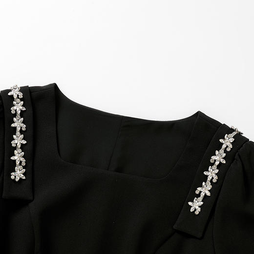 [奢姿轻奢系列]大码女装2025夏季钻饰减龄裙子胖妹妹方领连衣裙8942826331 商品图1