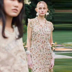 谜底碎花连衣裙2024年夏季新品度假风两件式桑蚕丝长裙242GL0510