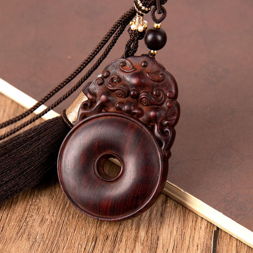 貔貅平安扣紫檀木挂件 商品图2