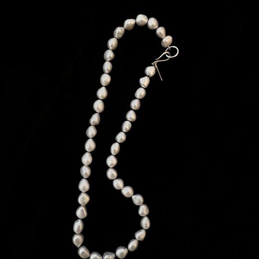 甄珠贝 黑线串 悬浮感 神秘风 淡水珍珠项链 优雅 浪漫  随性毛衣链 大珠款约 9mm 小米款约2.5-6mm 商品图9