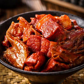 大红门笋烧肉，10袋组合，国企二商集团出品，中华老字号，精选新鲜竹笋、五花肉匠心制作，竹笋脆嫩营养丰富，肉质软烂，入口鲜香回味，醇香满口，令人食欲大开D