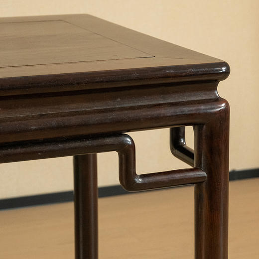 清 红木独板高罗锅枨圆材画桌 商品图1