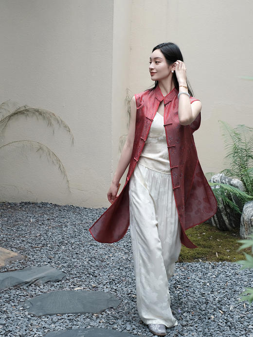 盛唐婧 |真丝宋锦花罗万字纹长马甲 商品图2