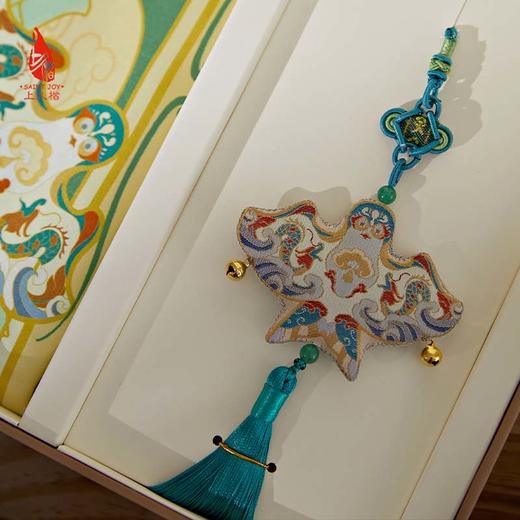 SAINTJOY/上久楷礼盒 春江吟  真丝方巾FJS23078-1   宋锦挂件 SPS23A07 商品图3