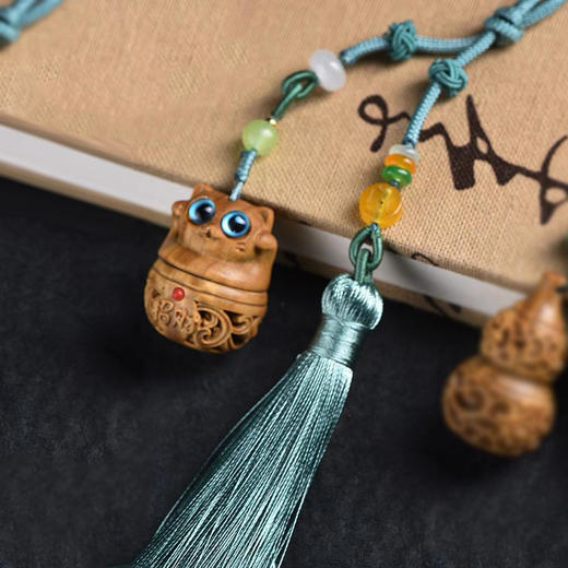 招财猫/幸运兔/福虎/许愿兔°绿檀香囊长绳挂件 商品图0