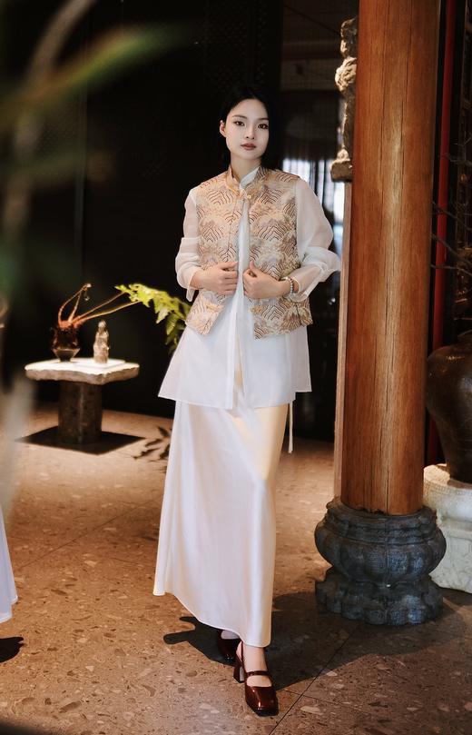 花花团精选美鞋推荐 酒红色大气油蜡皮鞋+国风玛丽珍！复古时髦气场十足、篙级感满满，甄选面料亲肤透气、羊皮里垫脚感柔软舒适，上身显肤白显腿长，耐磨防滑每双都好穿不挑人~自带优雅浪漫感！ 商品图13