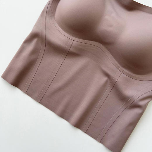 老米优品/ 满满心动~❤《无痕一体半固定杯外穿吊带背心》果冻条软支撑，免文胸！可单穿可外搭  时尚度直接拉满 ！DD240524B 商品图6