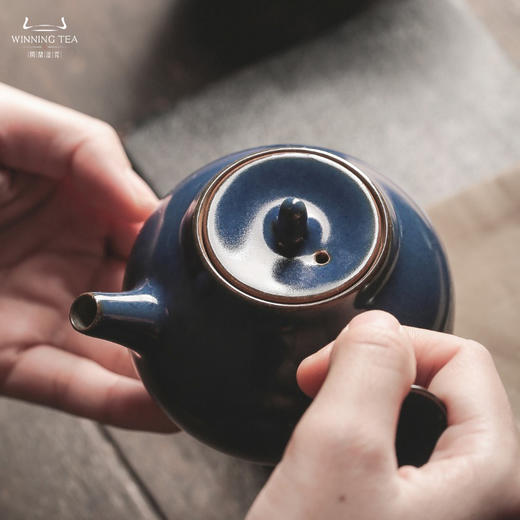 问鼎汝瓷黛蓝雨润侧把壶（缺货） 商品图3