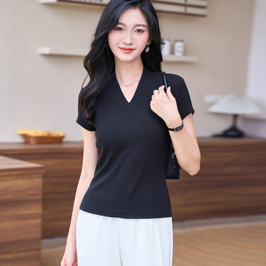 【预售10天】显瘦v领短袖T恤 告别宽大胖 基础T也能超显瘦 夏季简约T恤 气质女上衣2452 商品图5