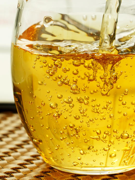 【王侯将相—秦王嬴政】【单饼装】第二代升级高奢来袭挑战市面上的不可能，约8900一芽一叶成就一片茶饼 比老班章单株更奢侈更高贵，只为追求JI致口感 357克/饼 商品图2