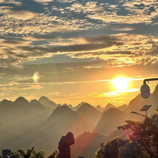 边玩边养老丨漫游黔西南，罗平万亩油菜花绚烂，奇秀万峰林，毕节百里杜鹃绘就绝美画卷！ 商品图8