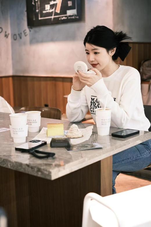 【园园韩国采购】韩国freshian气垫  蛋形保湿水润遮瑕提亮气垫粉底12g 商品图0