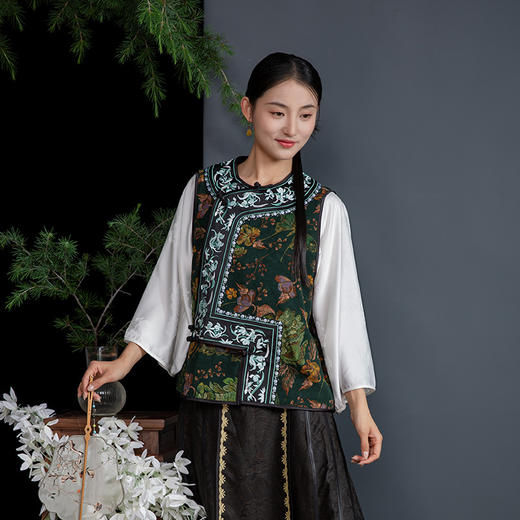 2024年春夏新款新中式国风香云纱刺绣马甲V240727 商品图4