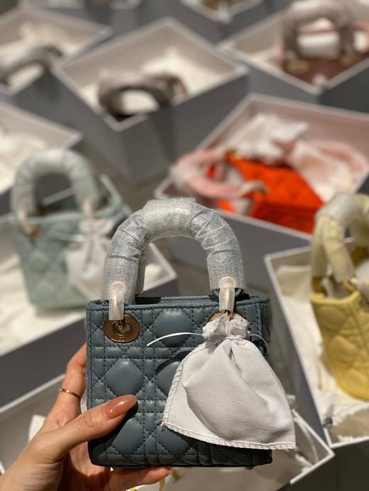 活动款 📍 
顶级版本368包邮🉐️
超迷你戴妃 𝟏𝟐𝐜𝐦
全套包装 〰️ 商品图4