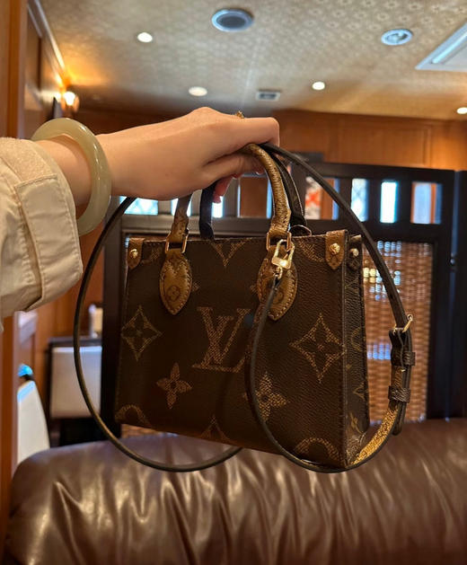 𝐨𝐧𝐭𝐡𝐞𝐠𝐨 𝐛𝐛🤎🤎
变码芯片版本 📍 商品图4